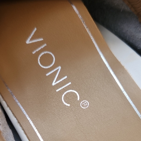 Vionic Cream Snake-Embossed Ballet Flats - Picture 2 of 7